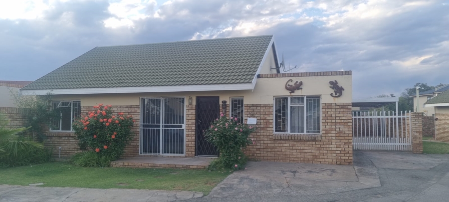 3 Bedroom Property for Sale in Roylglen Gardens Northern Cape